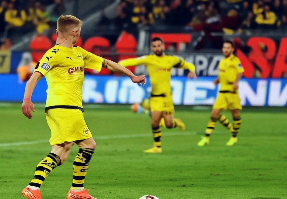 德甲联赛焦点战：勒沃库森vs多特蒙德，哈兰德与维尔茨的战术对决